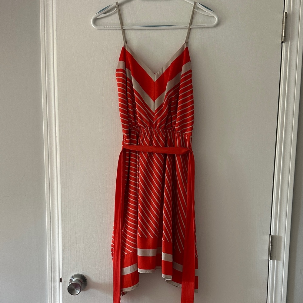 Express women’s orange cream handkerchief hem spaghetti strap dress size small 🧡